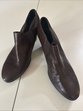 Ecco Dark Brown Textured Booties